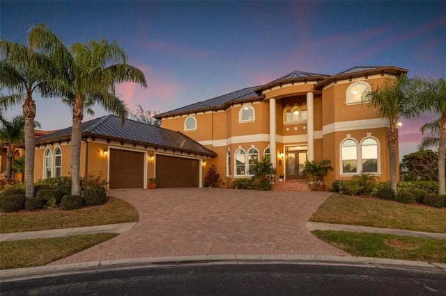 288 Mobbly Bay Drive, OLDSMAR