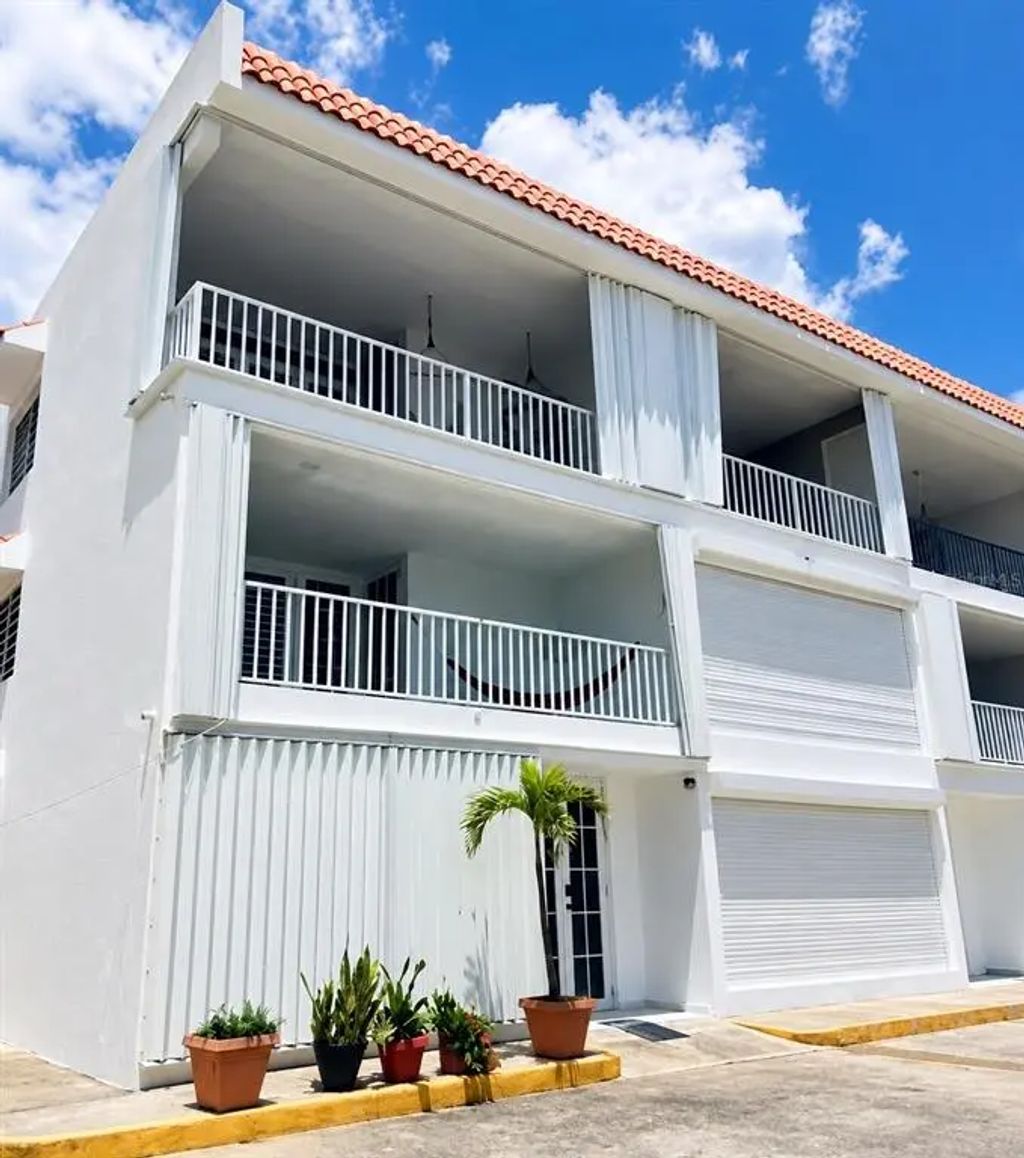 Costa Linda Apartments 303, LUQUILLO