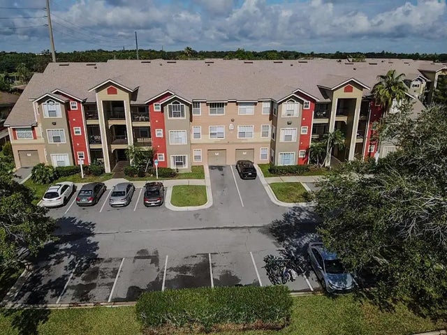 2208 Antigua Place 932, KISSIMMEE