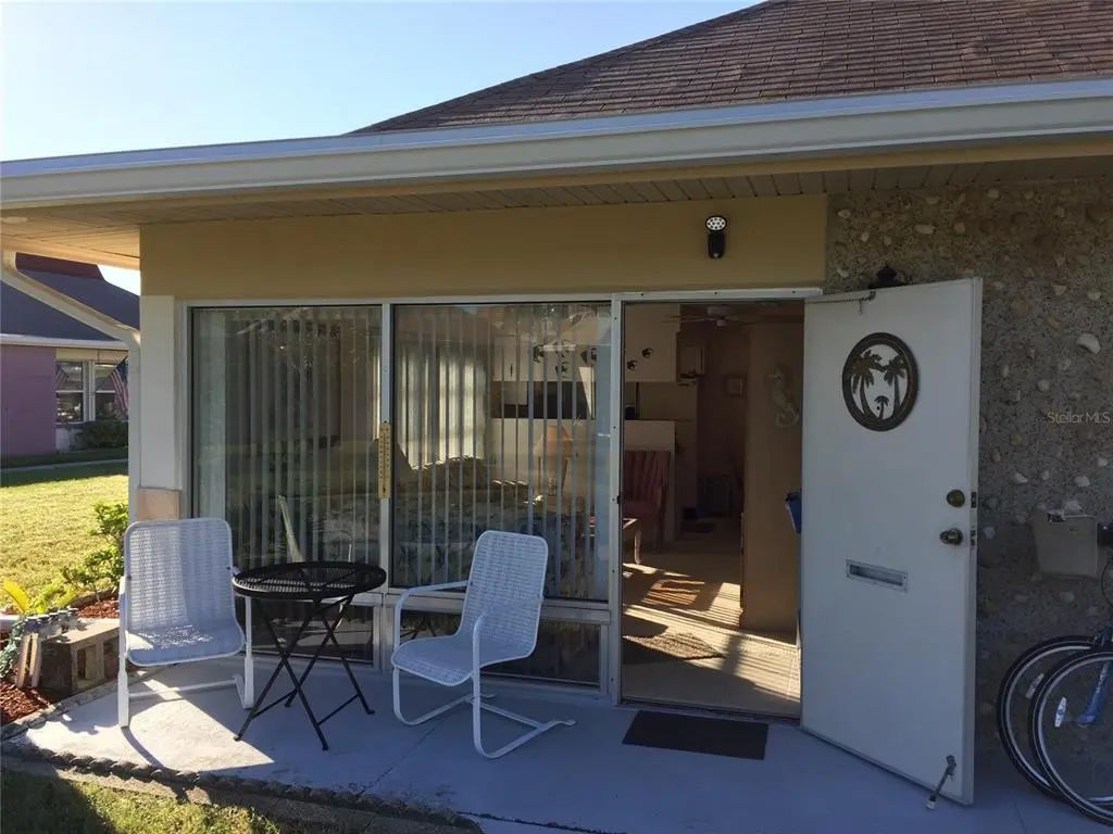 4345 Tahitian Gardens Circle E, HOLIDAY