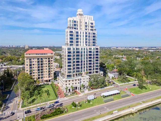 2103 Bayshore Boulevard 903, TAMPA