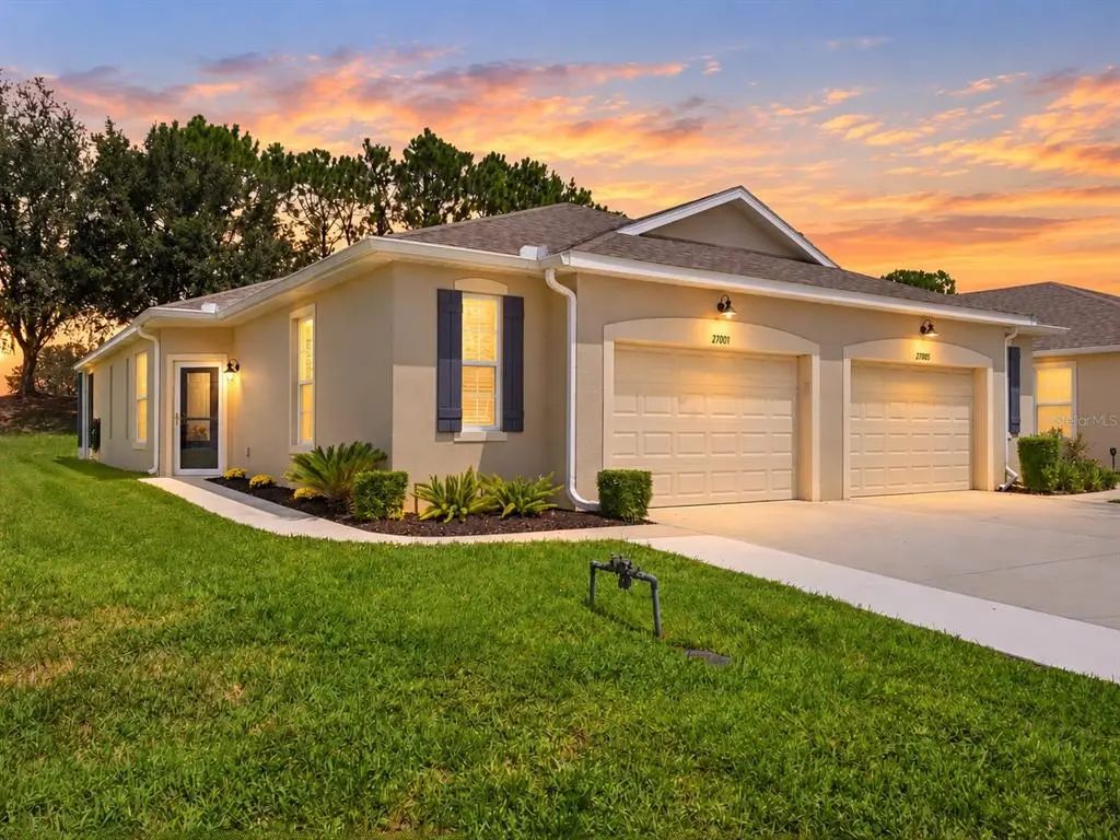 27001 White Plains Way, LEESBURG