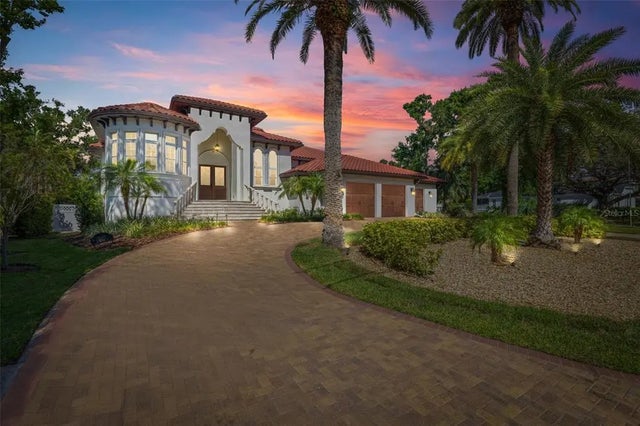 2613 N Dundee Street, TAMPA