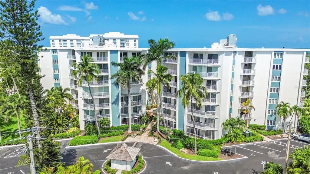 1300 Gulf Shore Boulevard N 700, NAPLES