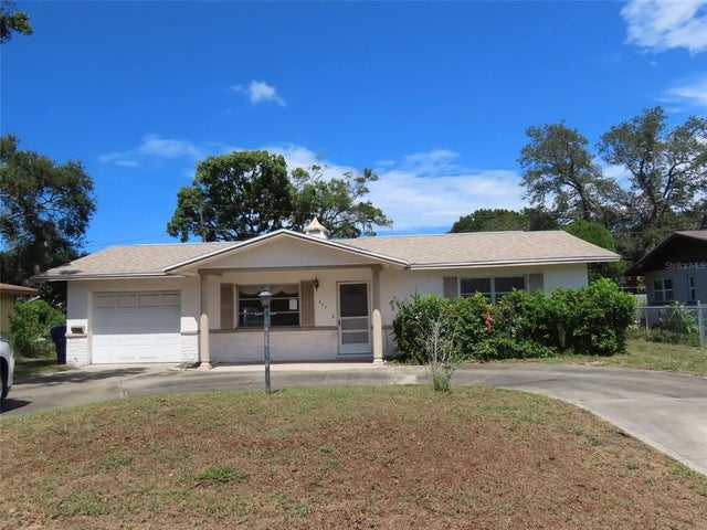802 13th Avenue Sw, LARGO