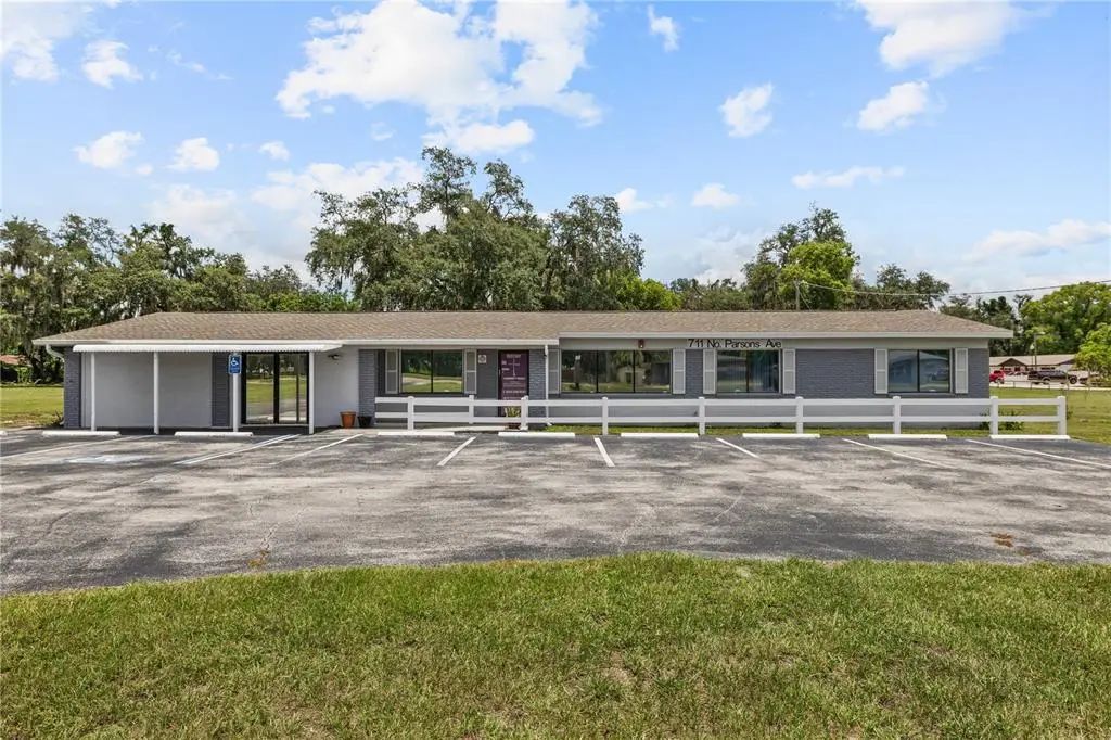 711 N Parsons Avenue, BRANDON