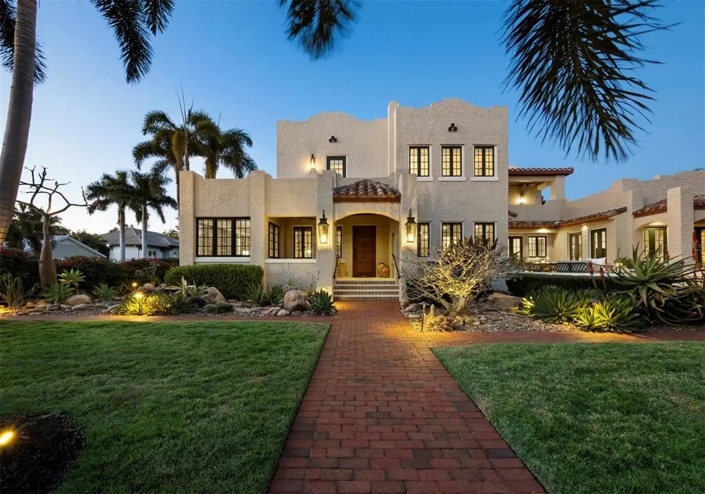 1905 Alta Vista Street