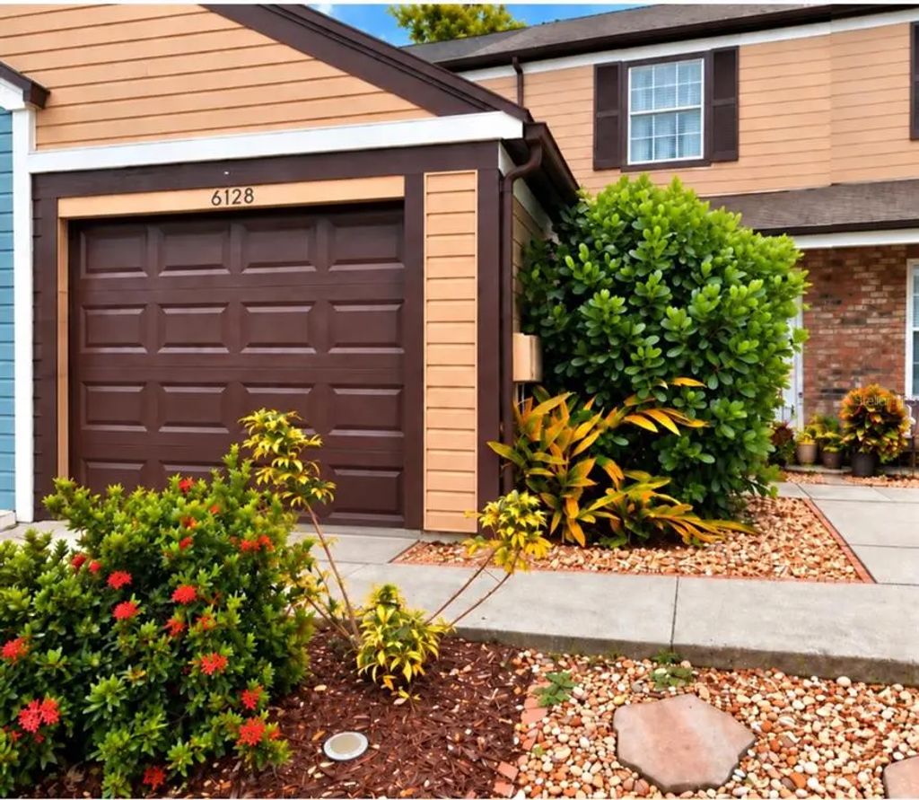 6128 Oak Cluster Circle, TAMPA