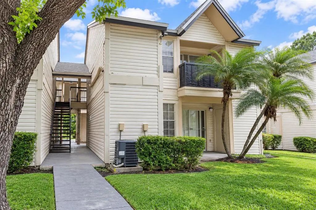 1956 Lake Atriums Circle 144, ORLANDO