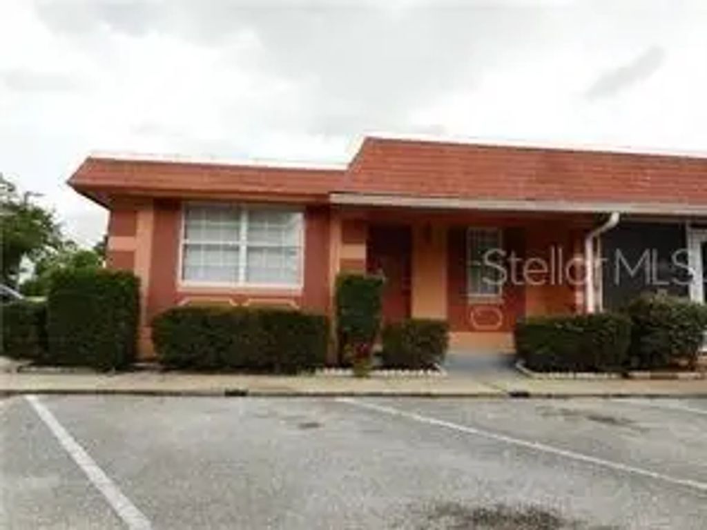 2929 W Oak Ridge Road E8, ORLANDO