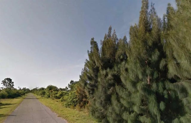 11375 & 11379 5th Avenue, PUNTA GORDA