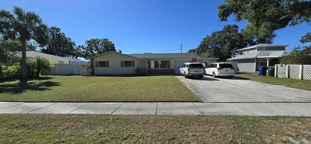 2571 Central Avenue, CLEARWATER