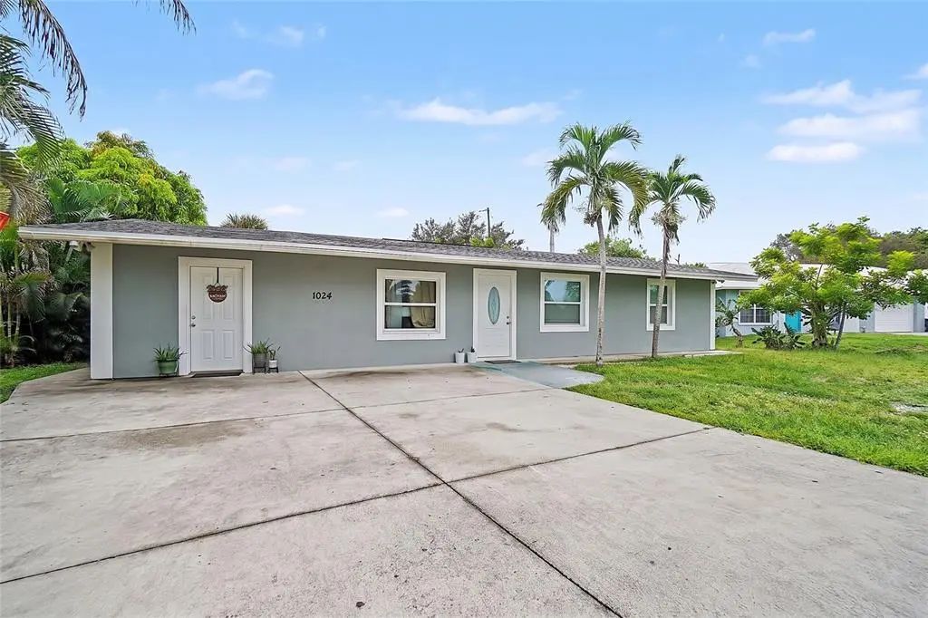 1024 S Alhambra Circle, NAPLES