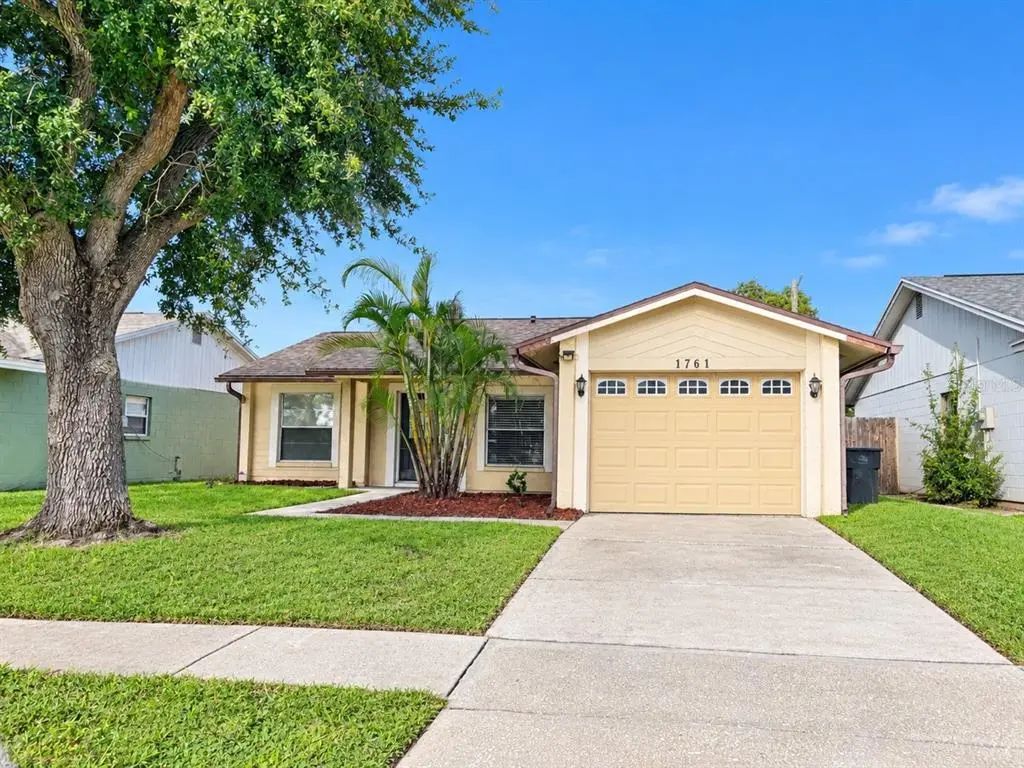 1761 Lakeview Village Drive, BRANDON