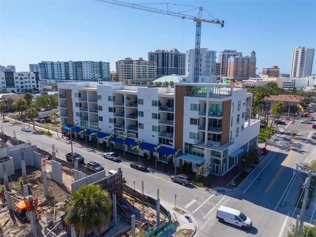 332 Cocoanut Avenue 505