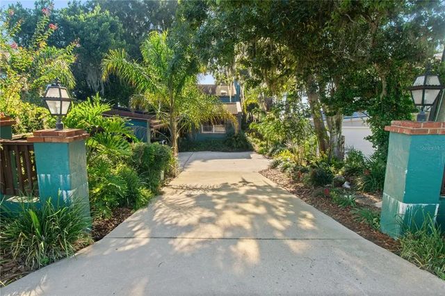 1019 W Lake Eloise Terrace, WINTER HAVEN