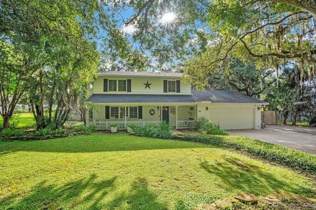 725 Oakdale Street, WINDERMERE