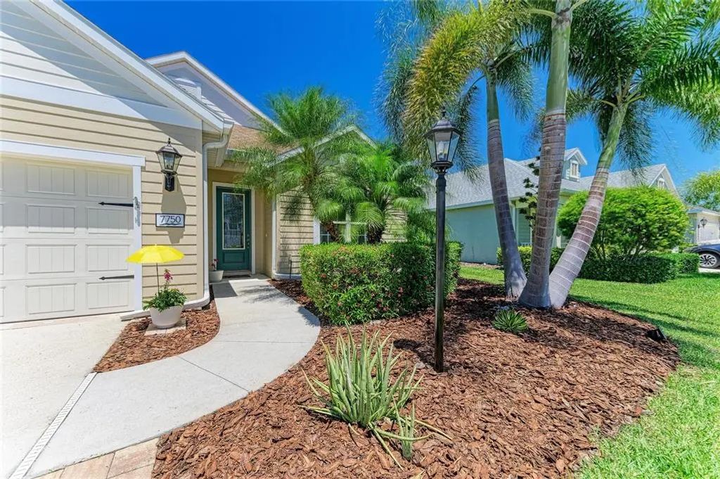 7750 Ridgelake Circle, BRADENTON