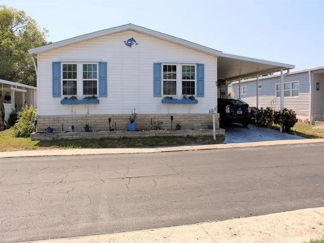 51 Pindo Palm Street E, LARGO