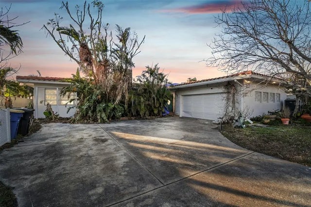 1836 Venetian Point Drive, CLEARWATER