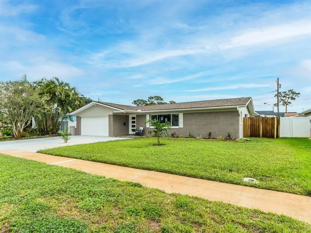1825 Yale Drive, CLEARWATER