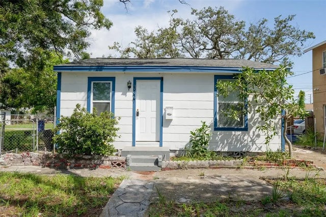 3227 5th Ave S, ST PETERSBURG