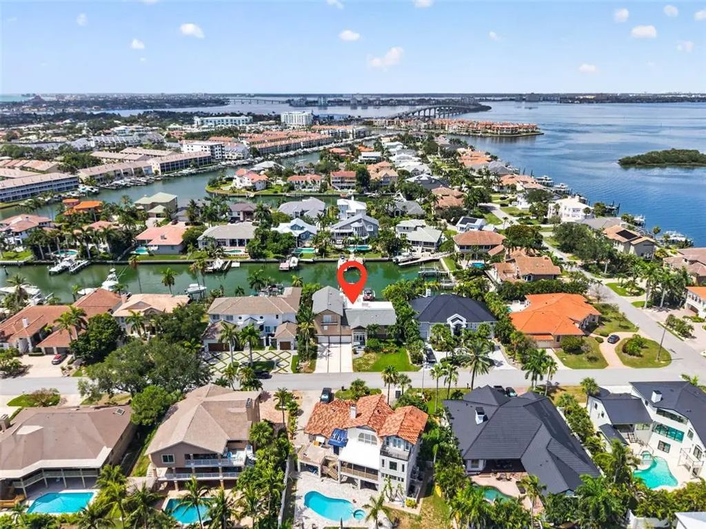 113 7th Street E, ST. PETERSBURG