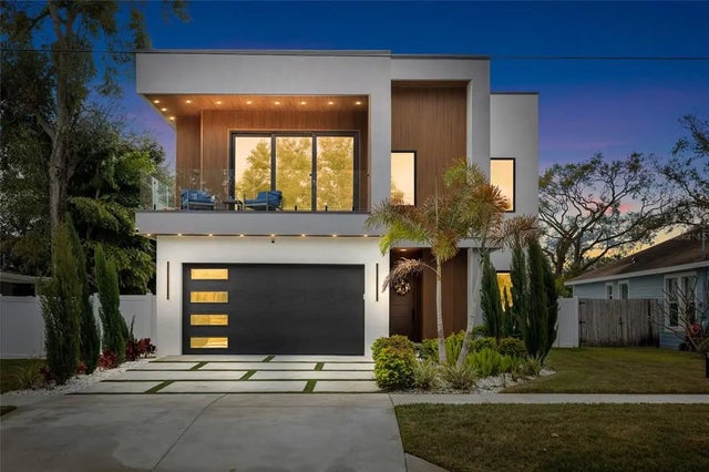 910 W West Street, TAMPA