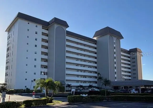 5130 Brittany Drive S 202, ST PETERSBURG