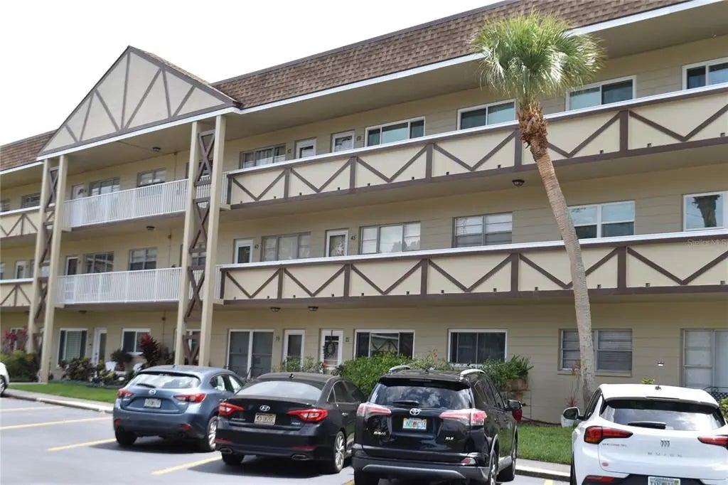 2463 Brazilia Drive 43, CLEARWATER