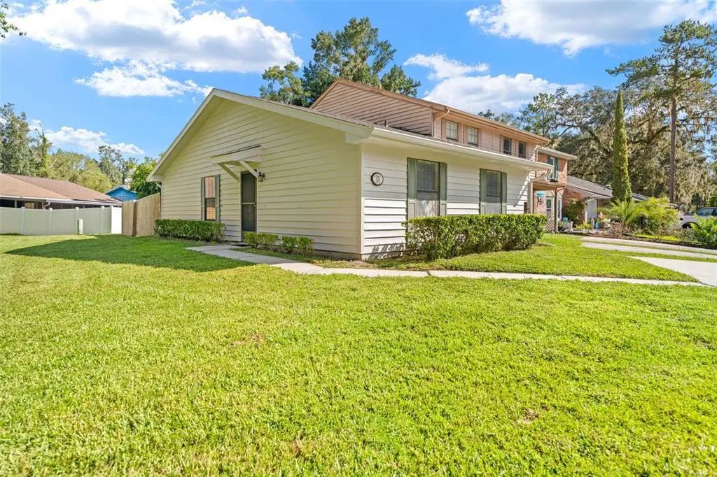 828 Village Drive, BROOKSVILLE
