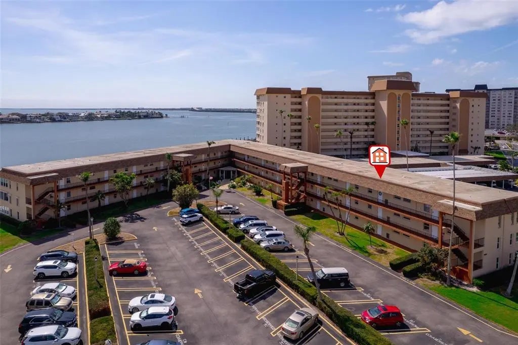 5020 Brittany Drive S 324, ST PETERSBURG