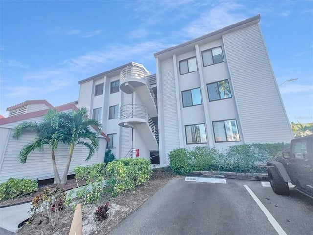 557 Pinellas Bayway S 111, ST PETERSBURG