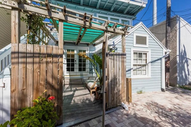 370 E Railroad Avenue 1, BOCA GRANDE