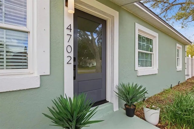 4702 W Bay View Avenue, TAMPA