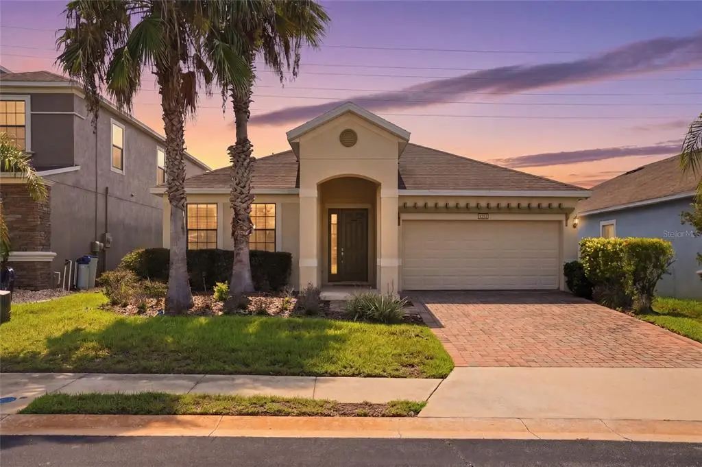 2275 Victoria Drive, DAVENPORT