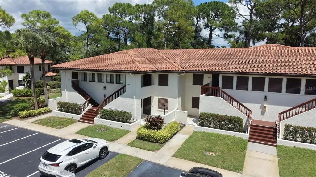 5264 Lake Village Drive 48, SARASOTA