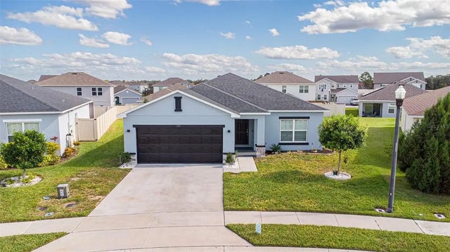 596 Meadow Bend Drive, DAVENPORT