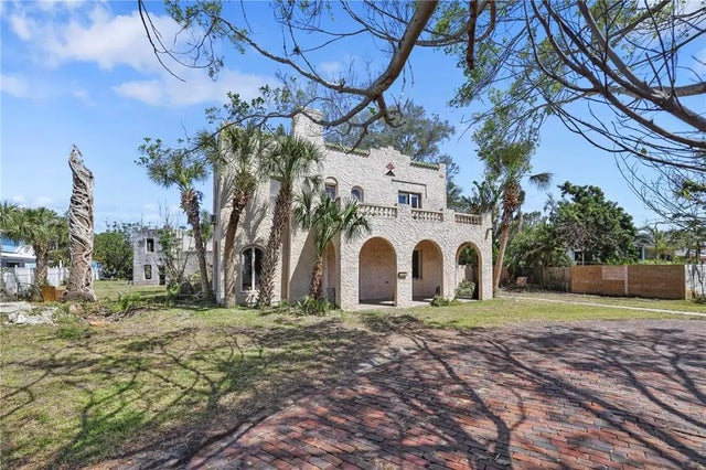 636 Sunset Drive S, ST PETERSBURG