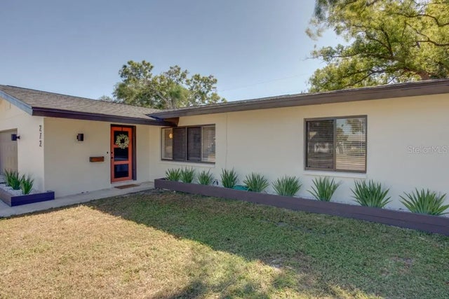 272 79th Avenue Ne, ST PETERSBURG