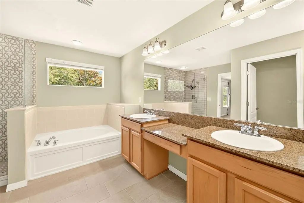 18 of 39 - 2917 Winglewood Circle, LUTZ, FL