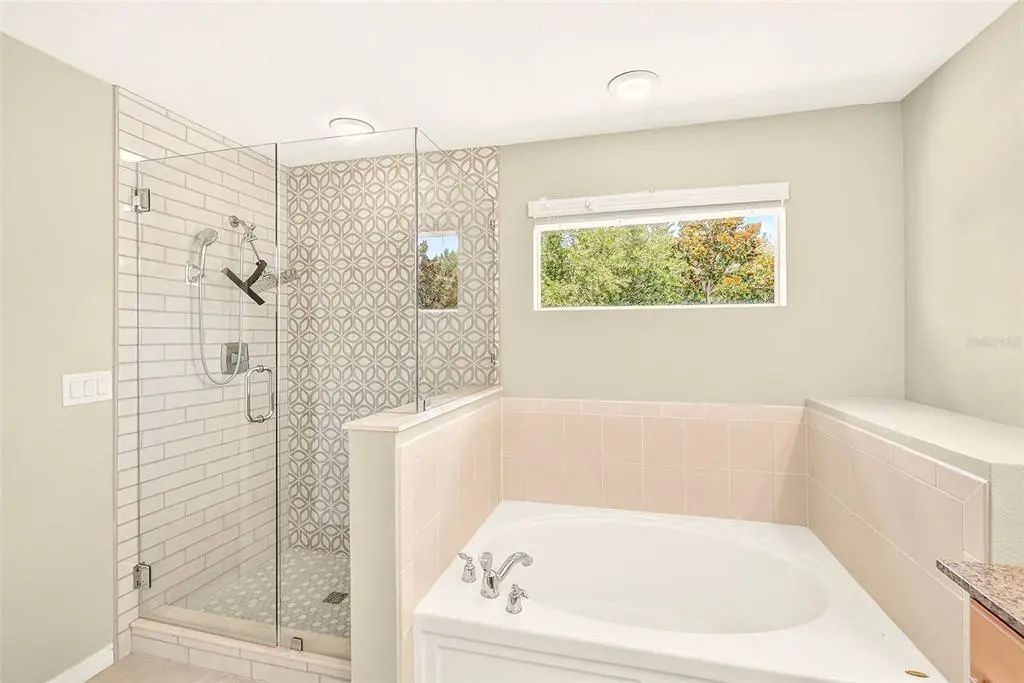 19 of 39 - 2917 Winglewood Circle, LUTZ, FL