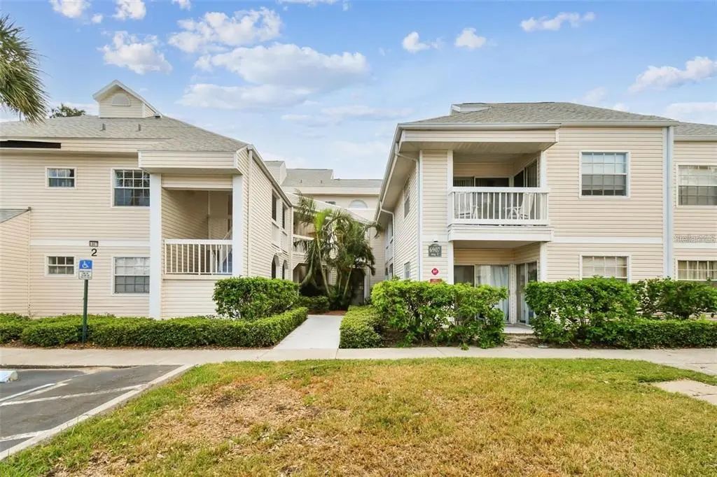 6907 N Stonesthrow Circle N 2203, ST. PETERSBURG
