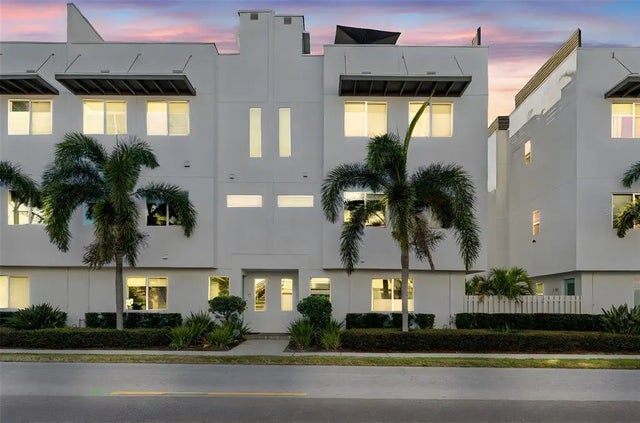 3100 W Paul Avenue 10, TAMPA