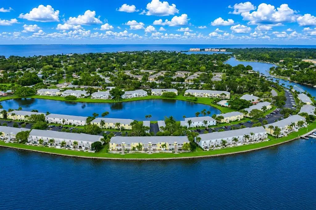 121 Seahorse Drive Se C, ST PETERSBURG