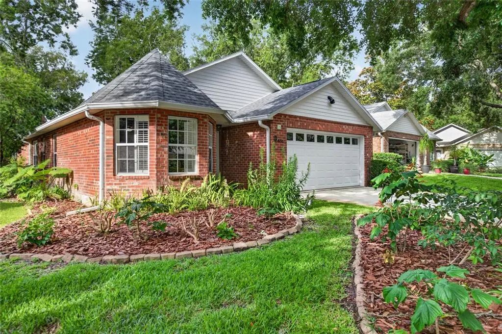 18 Oak Village Drive, ORMOND BEACH