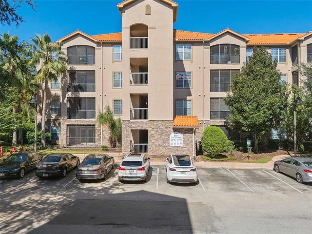 8010 Tuscany Way 3102, DAVENPORT