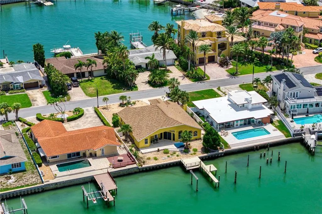 115 Aleta Drive, BELLEAIR BEACH