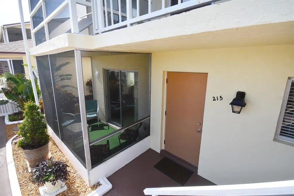 320 Base Avenue E 215, VENICE