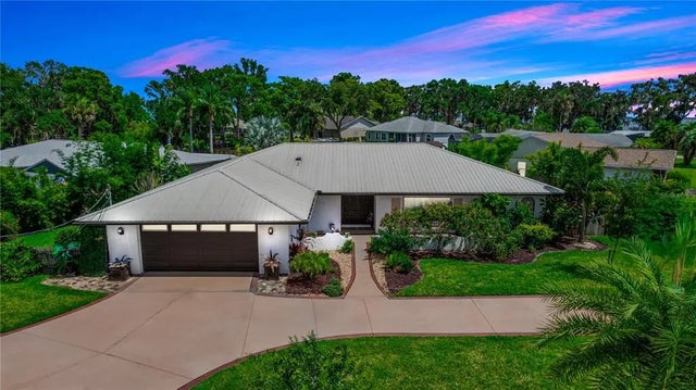 225 Temple Circle, EUSTIS